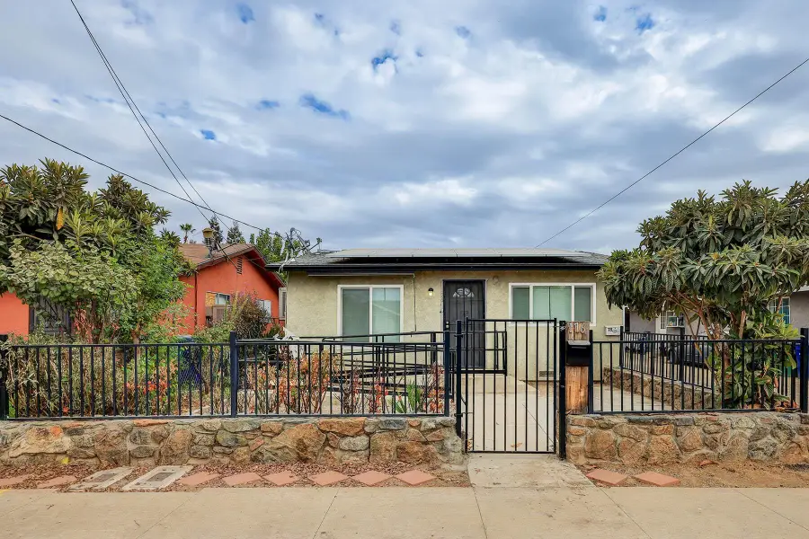 176 N Manzanillo Street, Woodlake, CA 93286 - #2