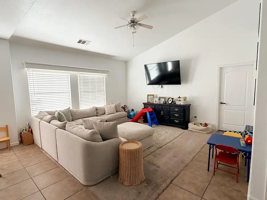 1333 Butte Street, Tulare, CA 93274 - #3