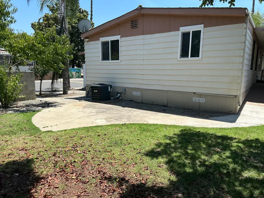 2400 W Midvalley Avenue #R8, Visalia, CA 93277 - #2