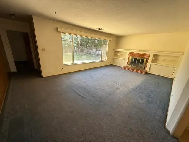2438 W Walnut Avenue, Visalia, CA 93277 - #3
