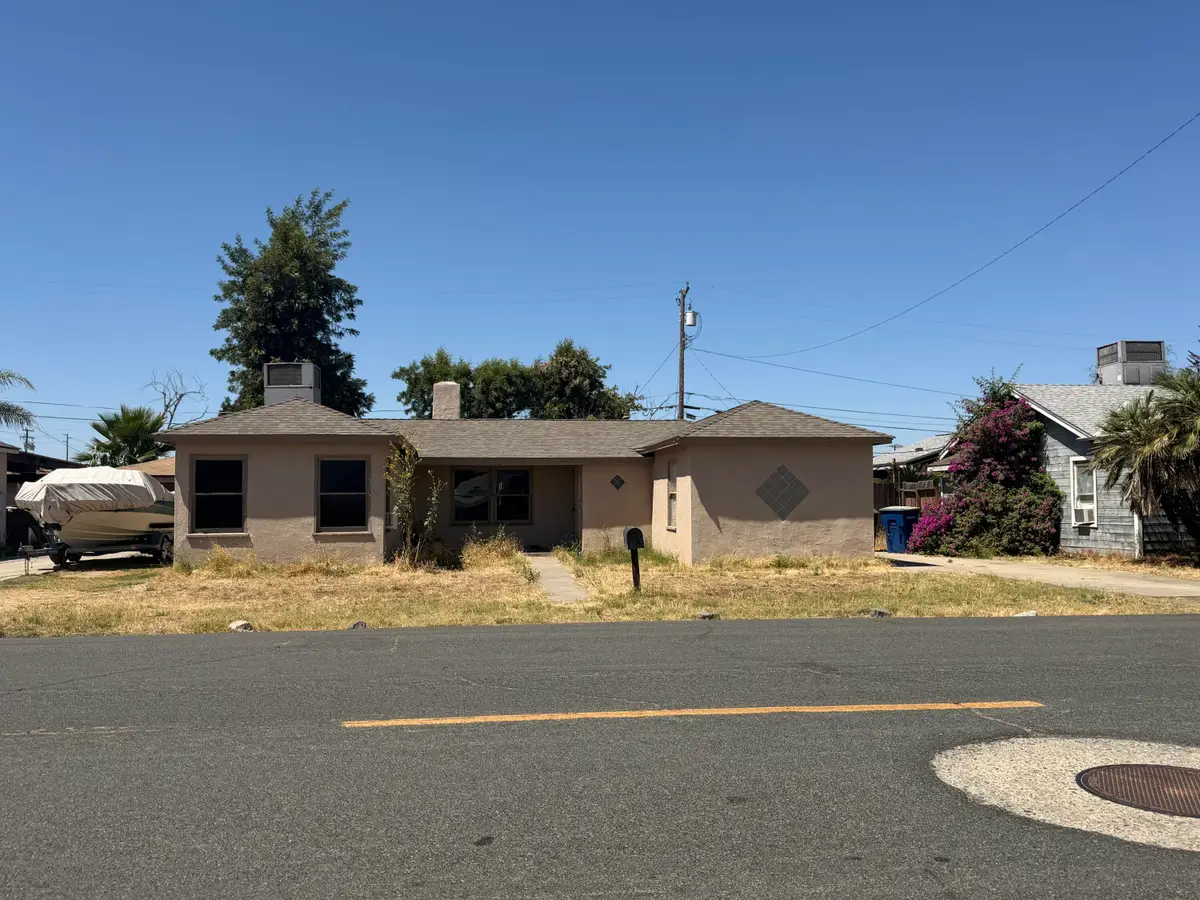 710 E Elm Street, Hanford, CA 93230 - #1