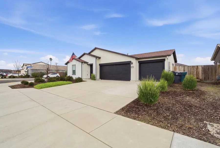 2340 Beth Page Avenue, Tulare, CA 93274 - #2