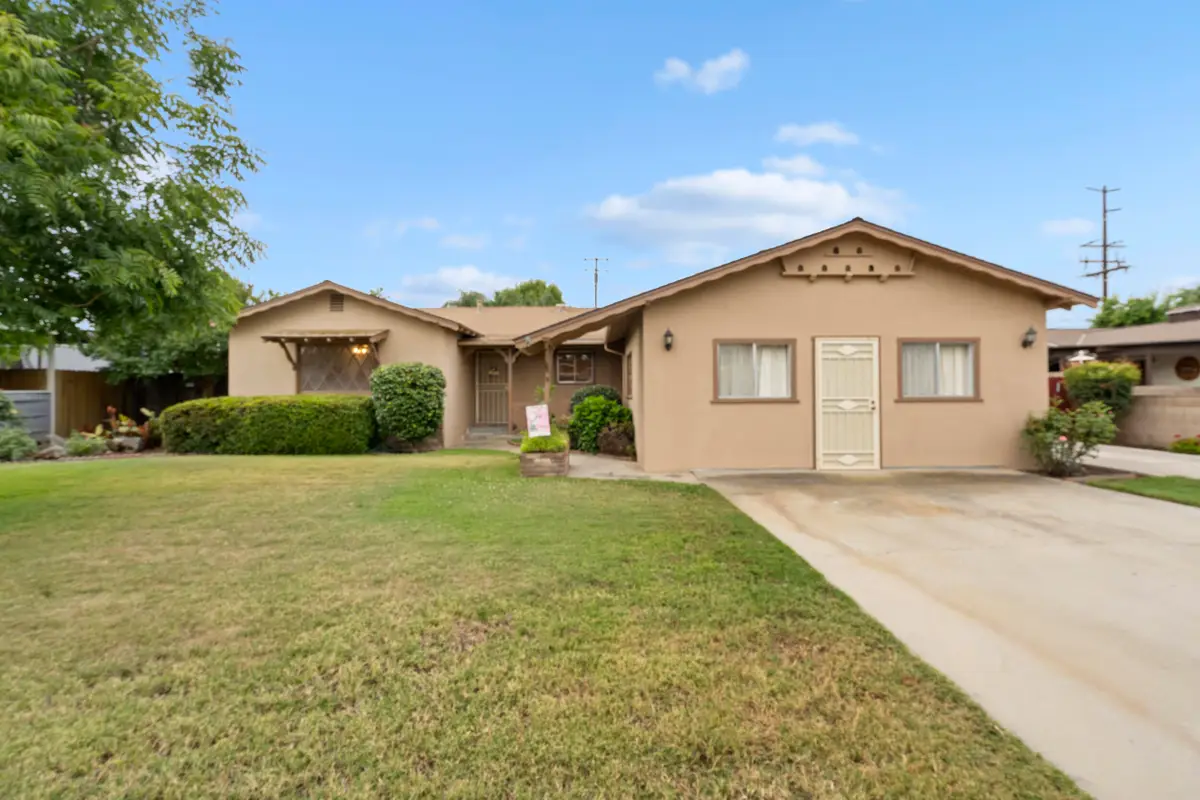 131 E Gail Avenue, Tulare, CA 93274 - #1