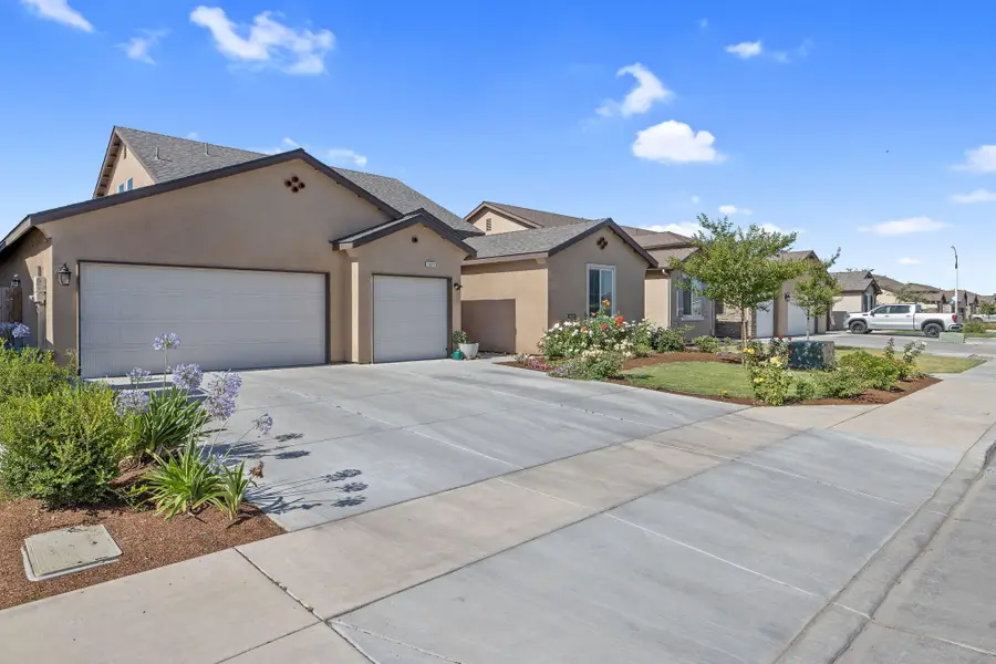1977 Sherbrook Avenue, Tulare, CA 93274 - #3