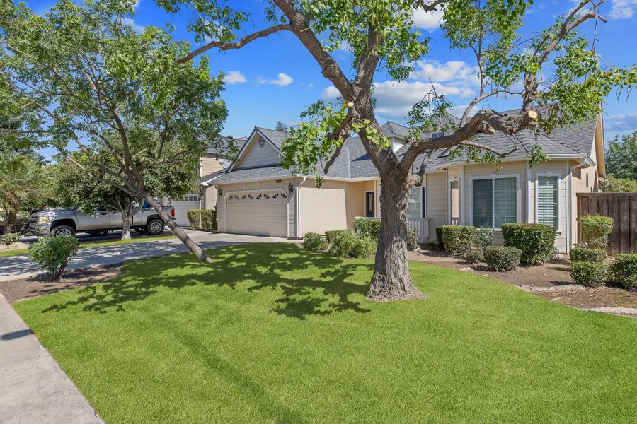 5202 W Oriole Avenue, Visalia, CA 93291 - #2