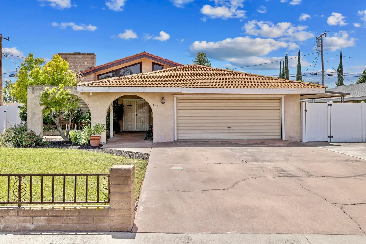 700 W Pine Street, Exeter, CA 93221 - #1