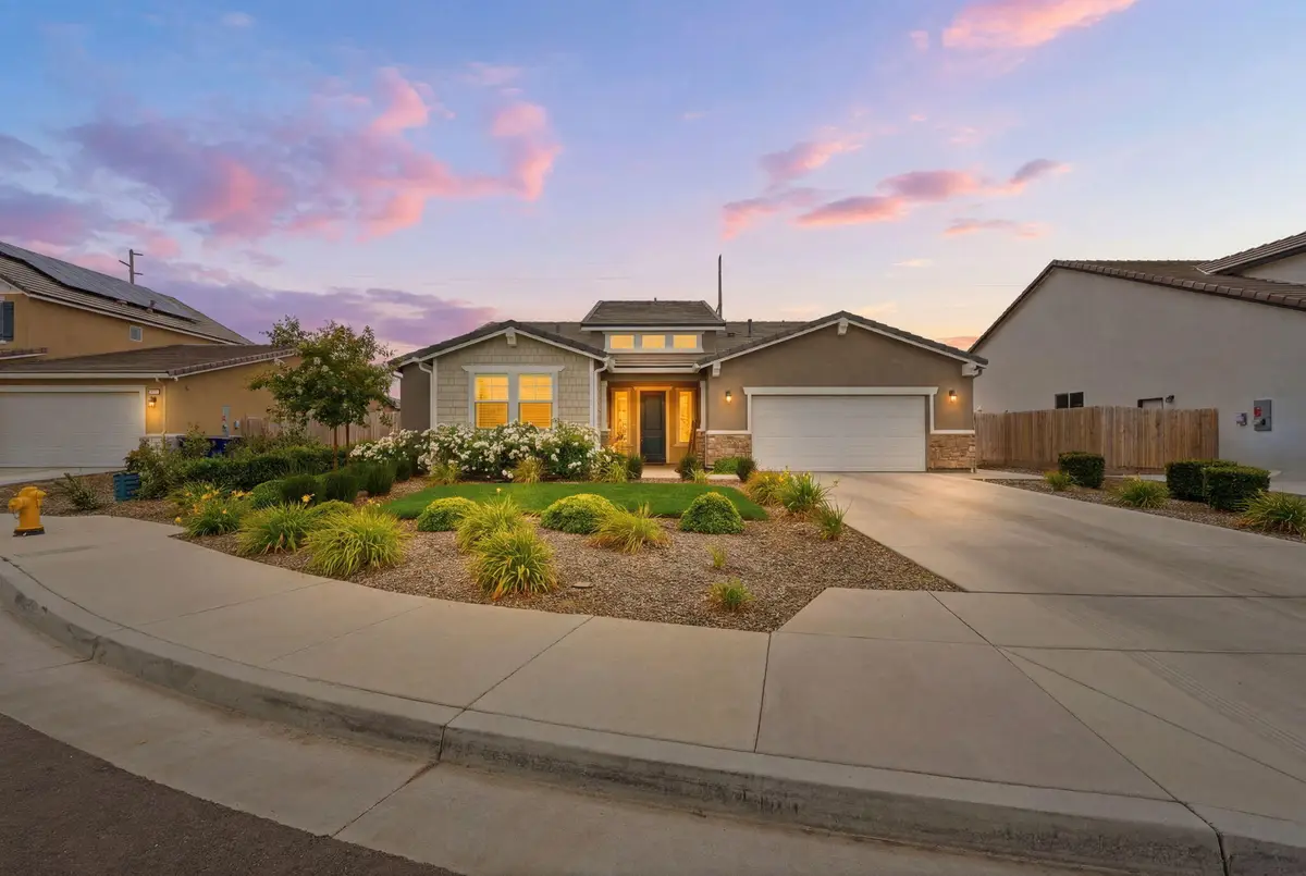 2999 Sand Hills Avenue, Tulare, CA 93274 - #1