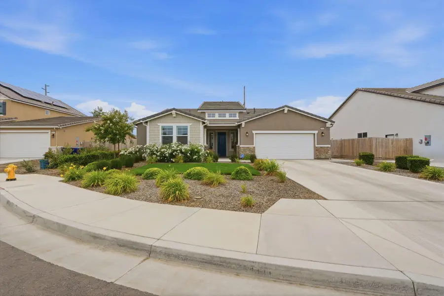 2999 Sand Hills Avenue, Tulare, CA 93274 - #2