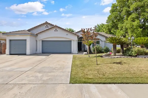 1547 W Claridge Court, Hanford, CA 93230