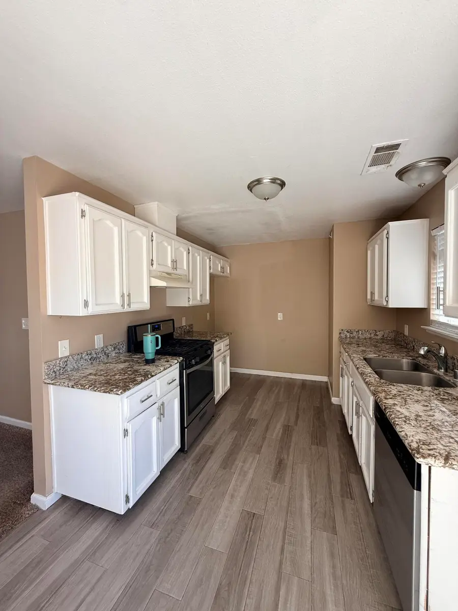 613 Follett Street, Lemoore, CA 93245 - #3