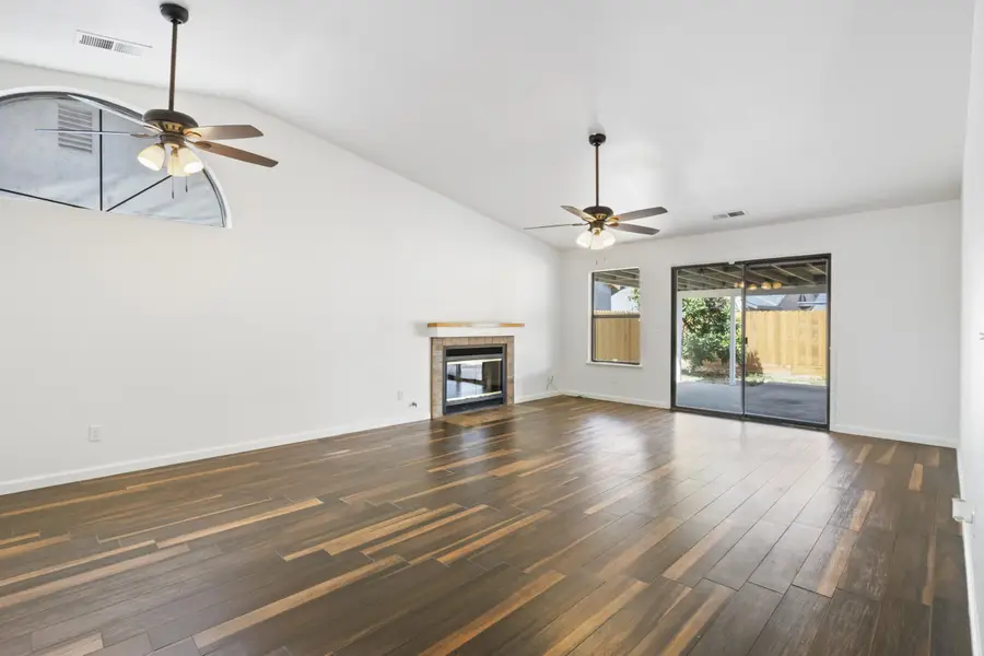 5026 W Chestnut Avenue, Visalia, CA 93277 - #3