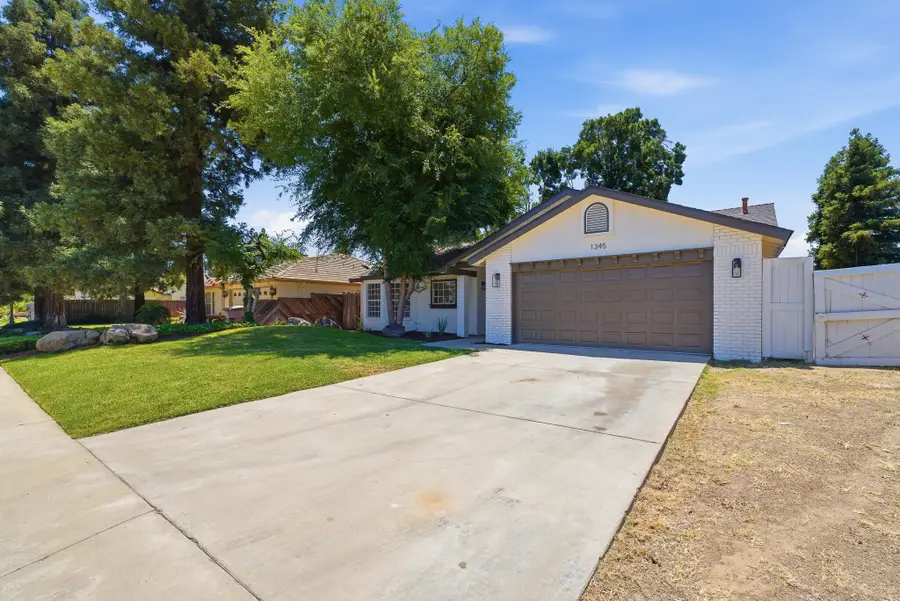 1345 E Vine Court, Visalia, CA 93292 - #2