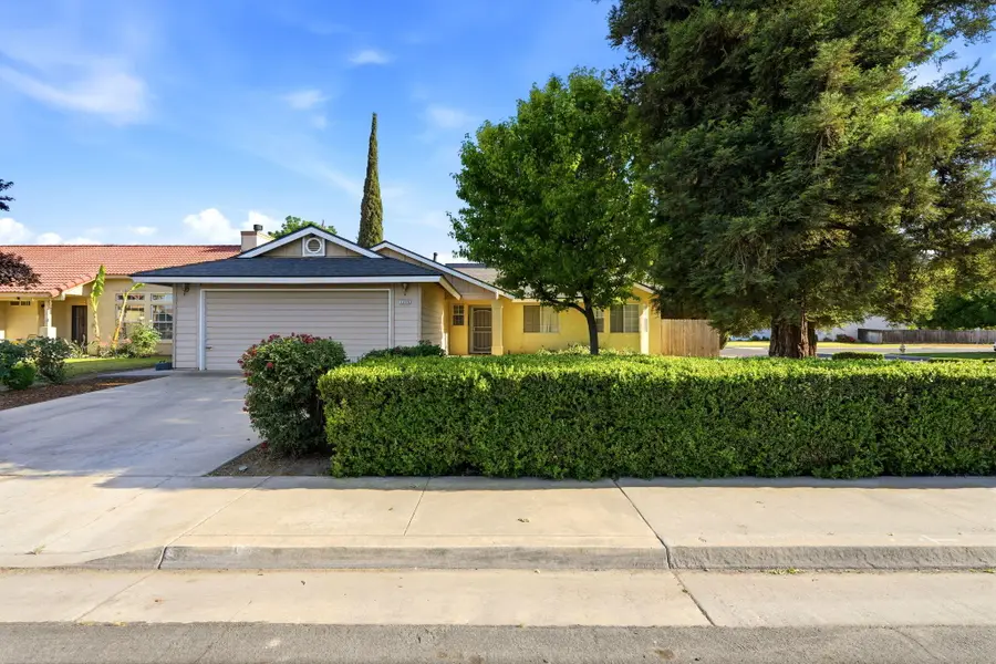 1215 Bentley Drive, Corcoran, CA 93212 - #2