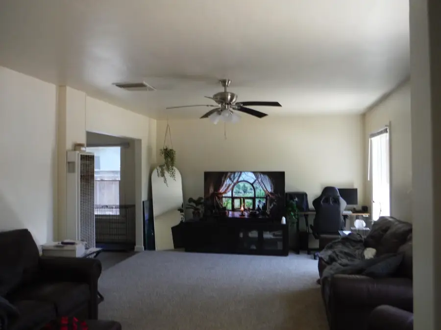 1312 W Myrtle Avenue, Visalia, CA 93277 - #2