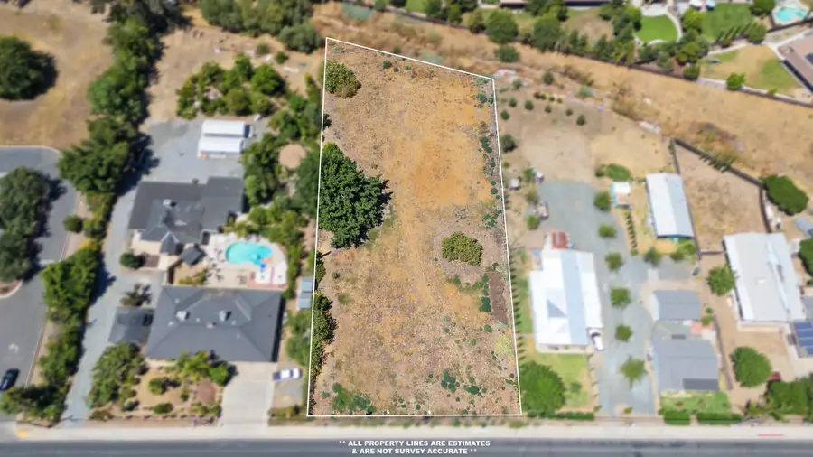 2296 W Henderson Avenue, Porterville, CA 93257 - #3