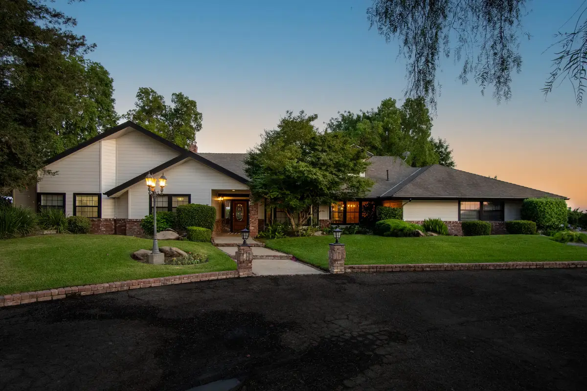 1068 E Waddell Street, Lindsay, CA 93247 - #1