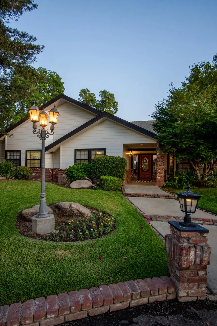 1068 E Waddell Street, Lindsay, CA 93247 - #2