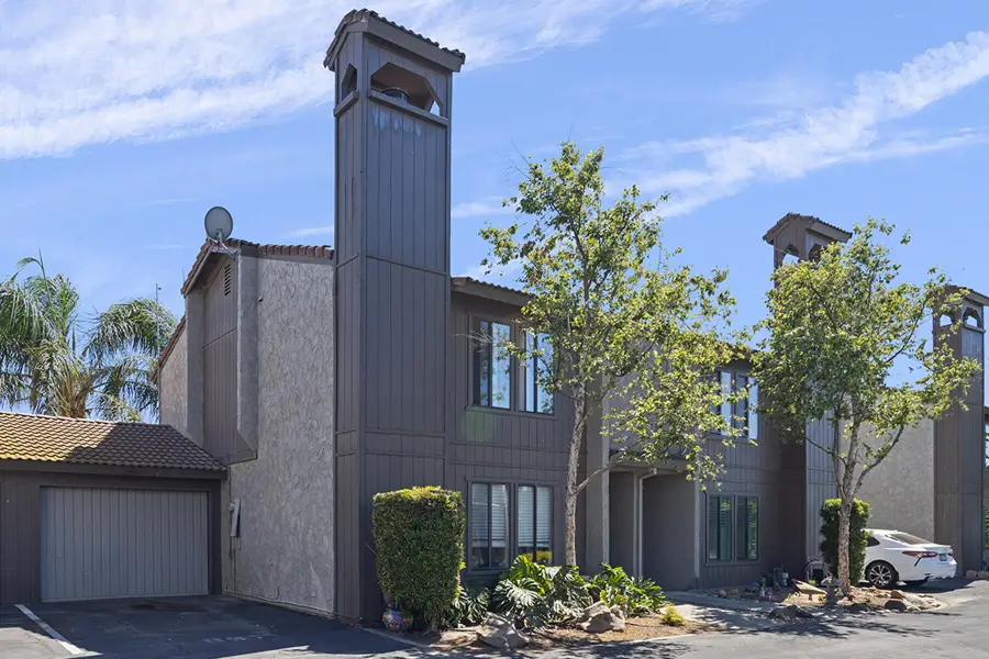 867 Greenfield Avenue, Hanford, CA 93230 - #2