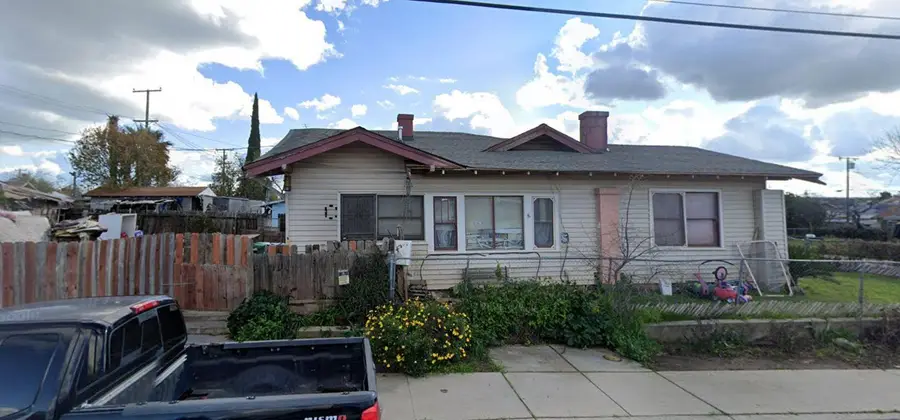 352 N Murry Street, Porterville, CA 93257 - #3