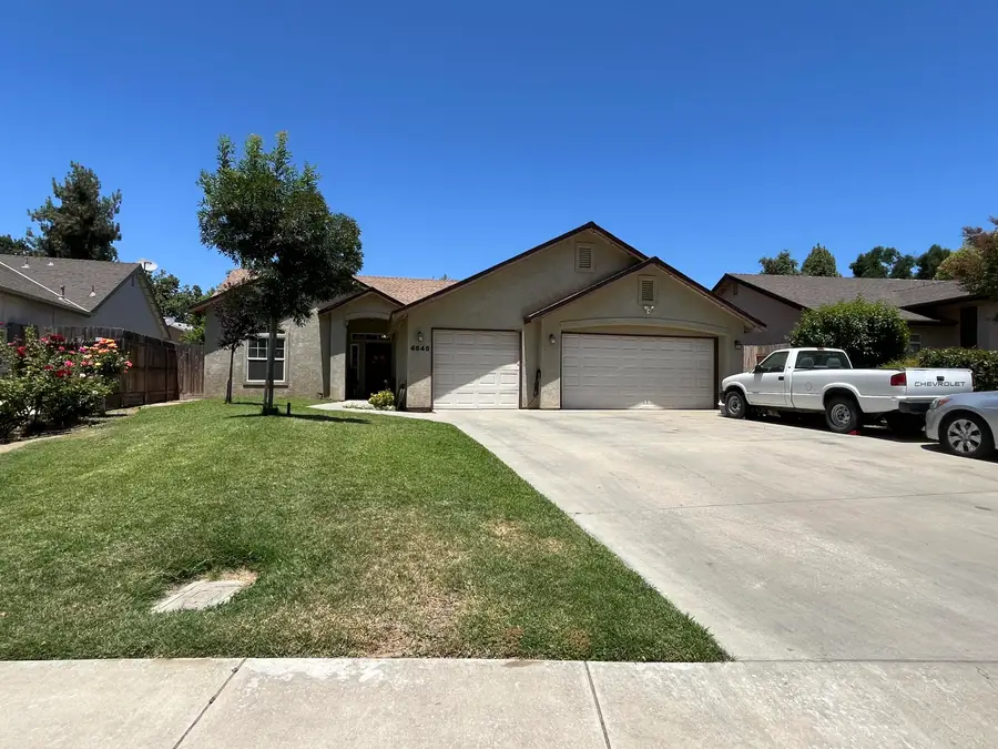 4646 W Manor Court, Visalia, CA 93291 - #2