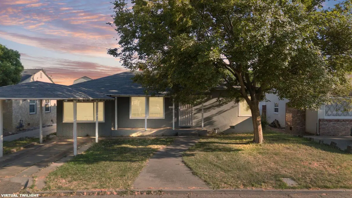 229 W Colonial Drive, Hanford, CA 93230 - #1
