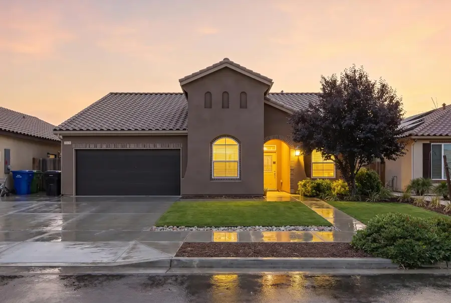 1129 Obsidian Avenue, Lemoore, CA 93245 - #2