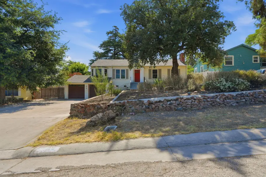 68 N Corona Drive, Porterville, CA 93257 - #2