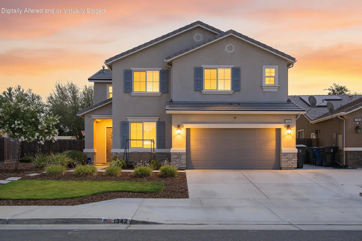 1342 Roundhouse Street, Tulare, CA 93274 - #1