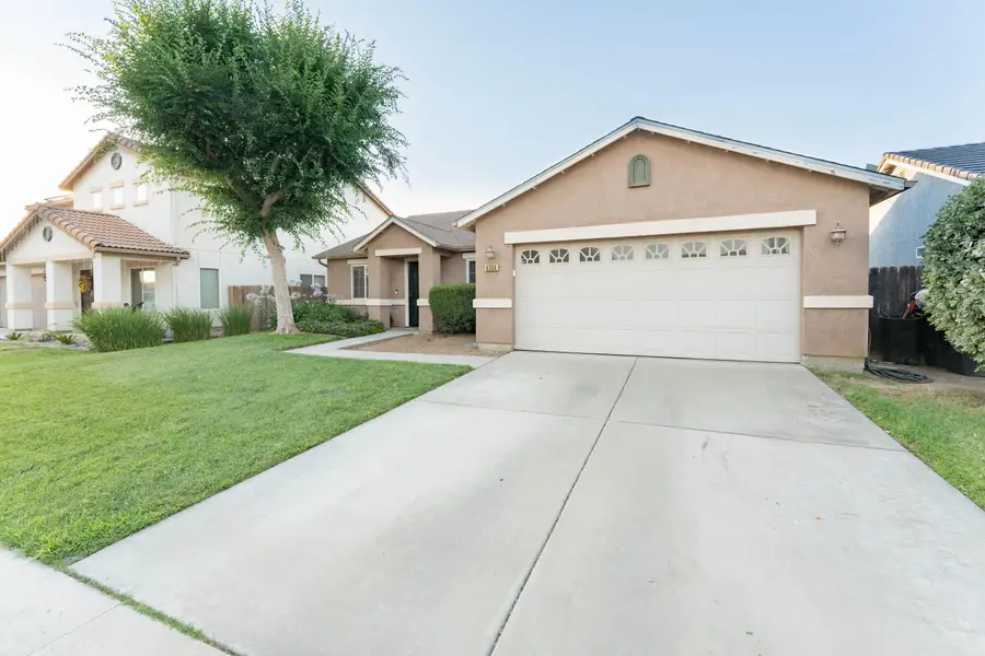 4304 E Oak Avenue, Visalia, CA 93291 - #3