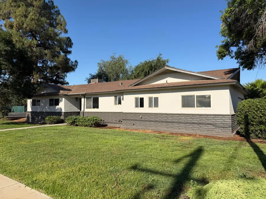 129 Vine Street, Lemoore, CA 93245 - #2