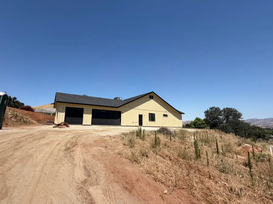 16422 Wardlaw Drive, Springville, CA 93265 - #3