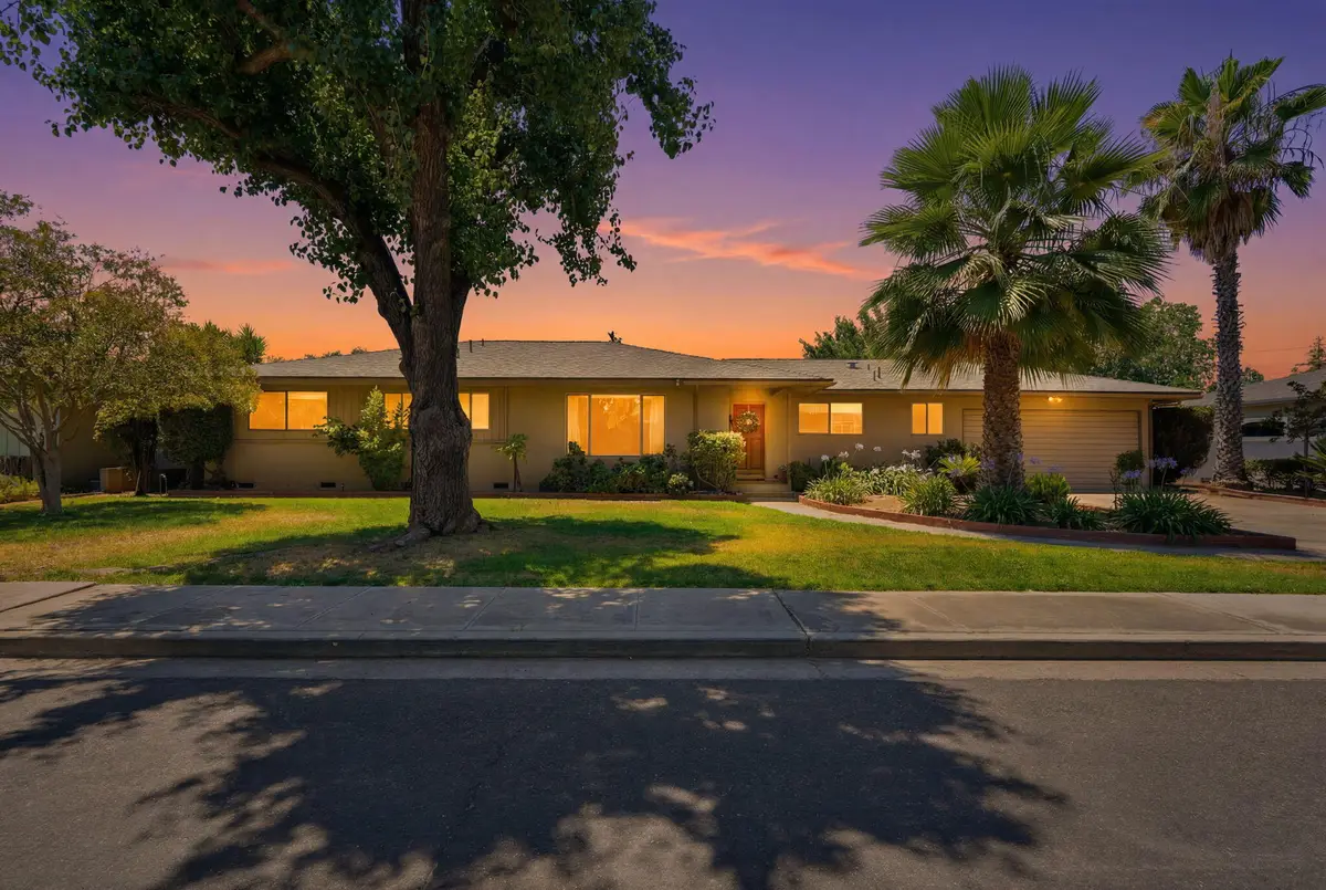 1522 E Bolinger Way, Dinuba, CA 93618 - #1