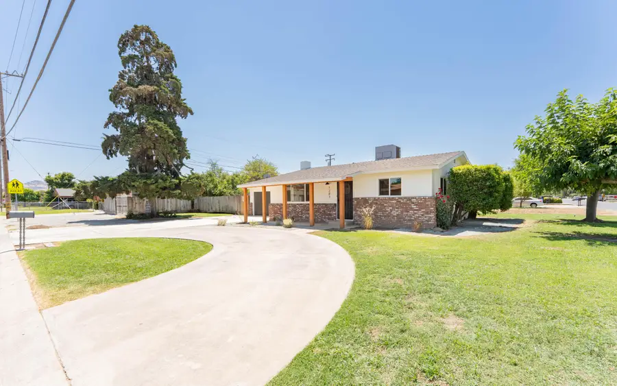 1287 Pioneer Avenue, Porterville, CA 93257 - #2