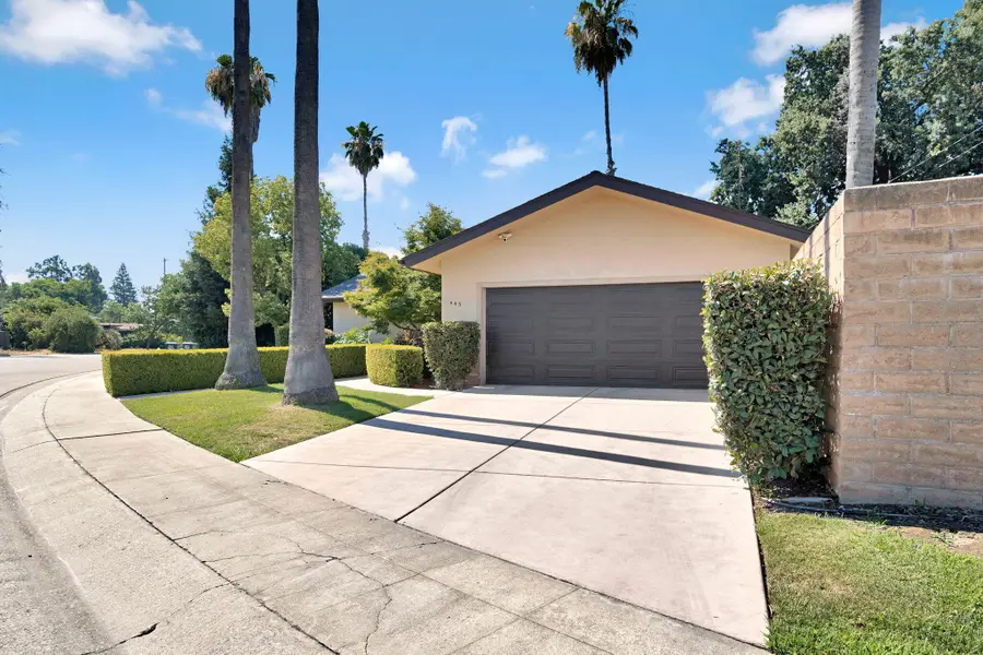 443 S Whitney Drive, Visalia, CA 93277 - #3