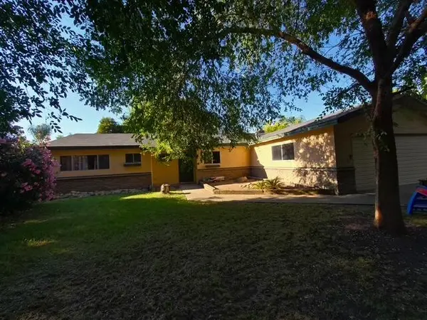 1336 W Paradise Avenue, Visalia, CA 93277