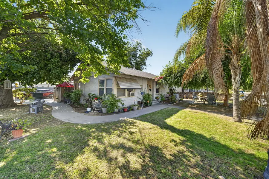 1220 N Highland Street, Visalia, CA 93291 - #2