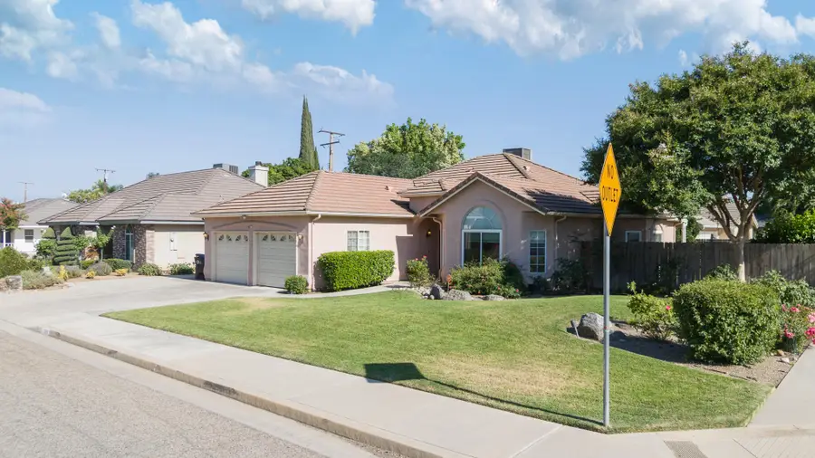 1395 W La Vida Lane, Porterville, CA 93257 - #3