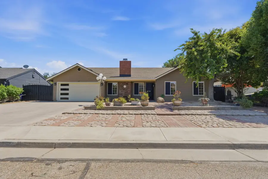 524 Gearey Avenue, Exeter, CA 93221 - #2