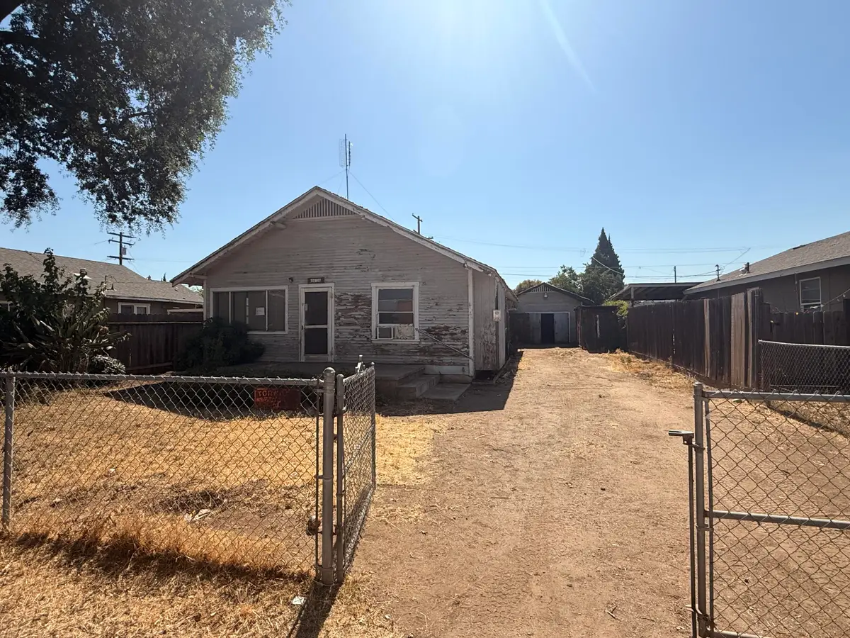 32947 Hawthorne Road, Ivanhoe, CA 93235 - #1
