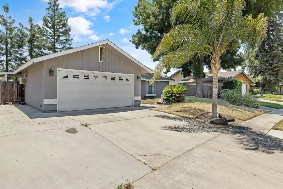 1851 E Independence Avenue, Tulare, CA 93274 - #3