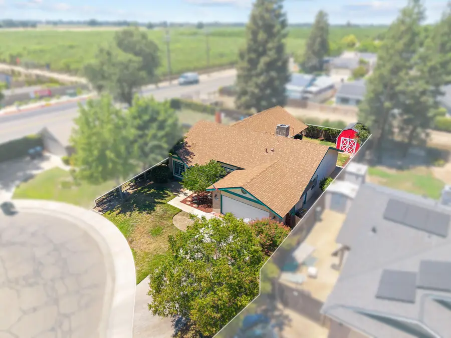 6032 W Howard Court, Visalia, CA 93277 - #3