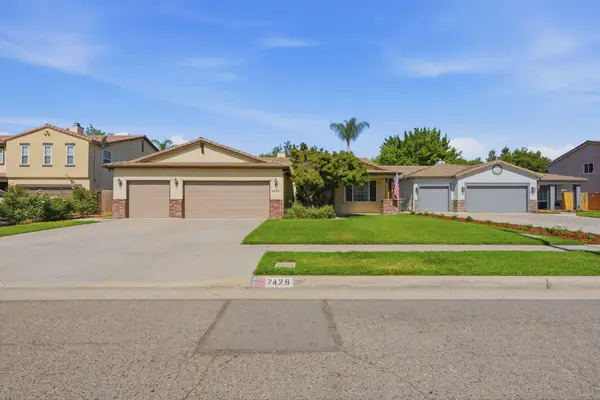 2429 N Oak Grove Street, Visalia, CA 93291