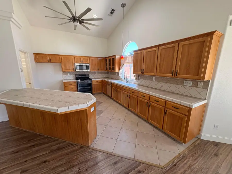 2526 S Jensen Street, Visalia, CA 93292 - #3