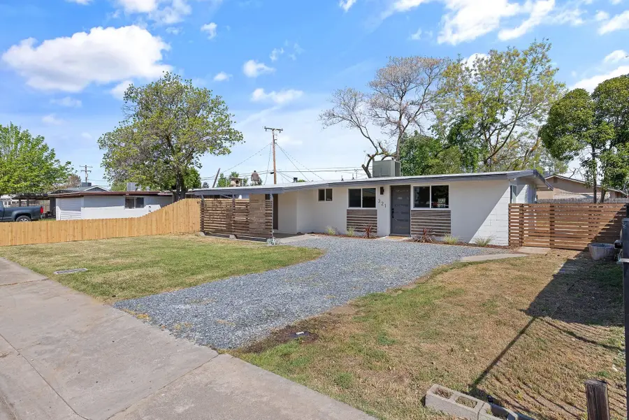 321 Peach Drive, Exeter, CA 93221 - #3