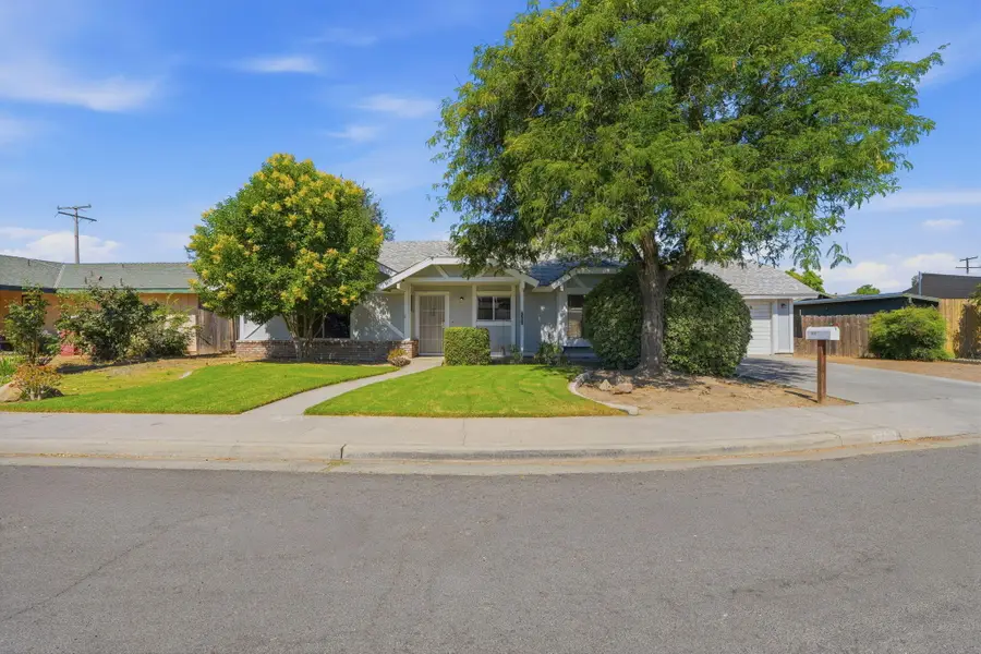 2231 S Linda Vista Street, Visalia, CA 93277 - #2