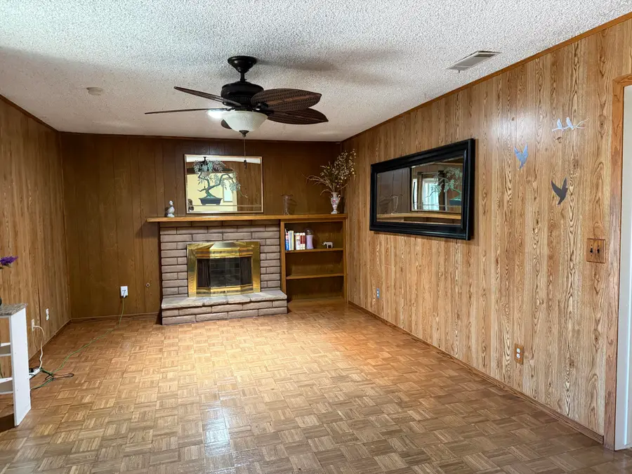 1047 S Linwood Street, Visalia, CA 93277 - #3