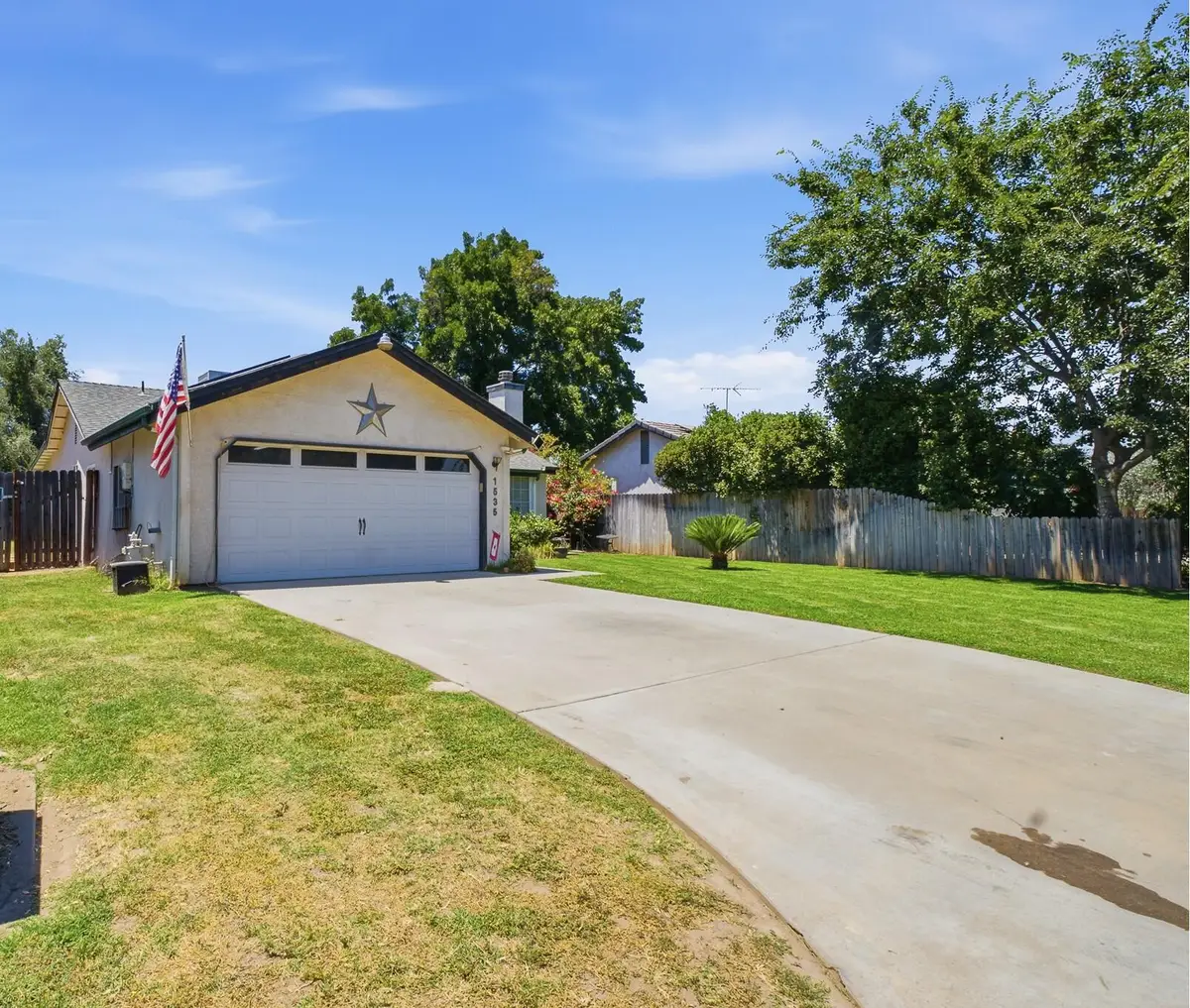 1535 Hartley Avenue, Farmersville, CA 93223 - #1