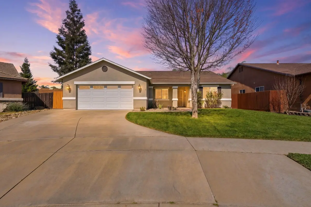 2542 E Parkview Avenue, Visalia, CA 93292 - #1