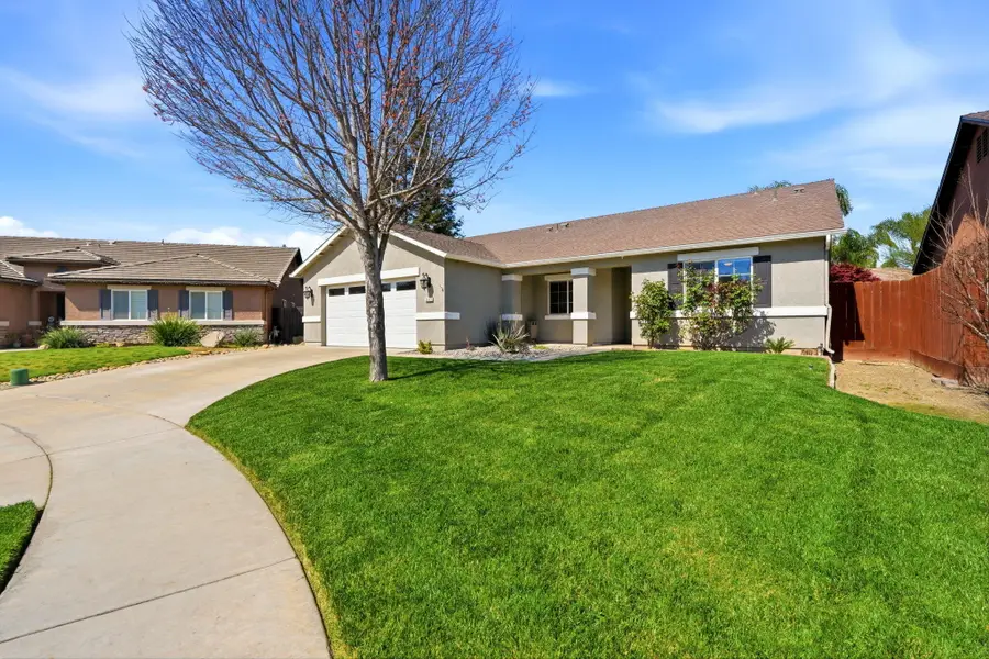 2542 E Parkview Avenue, Visalia, CA 93292 - #3