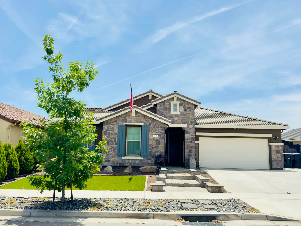 1849 W Porter Avenue, Visalia, CA 93291 - #1